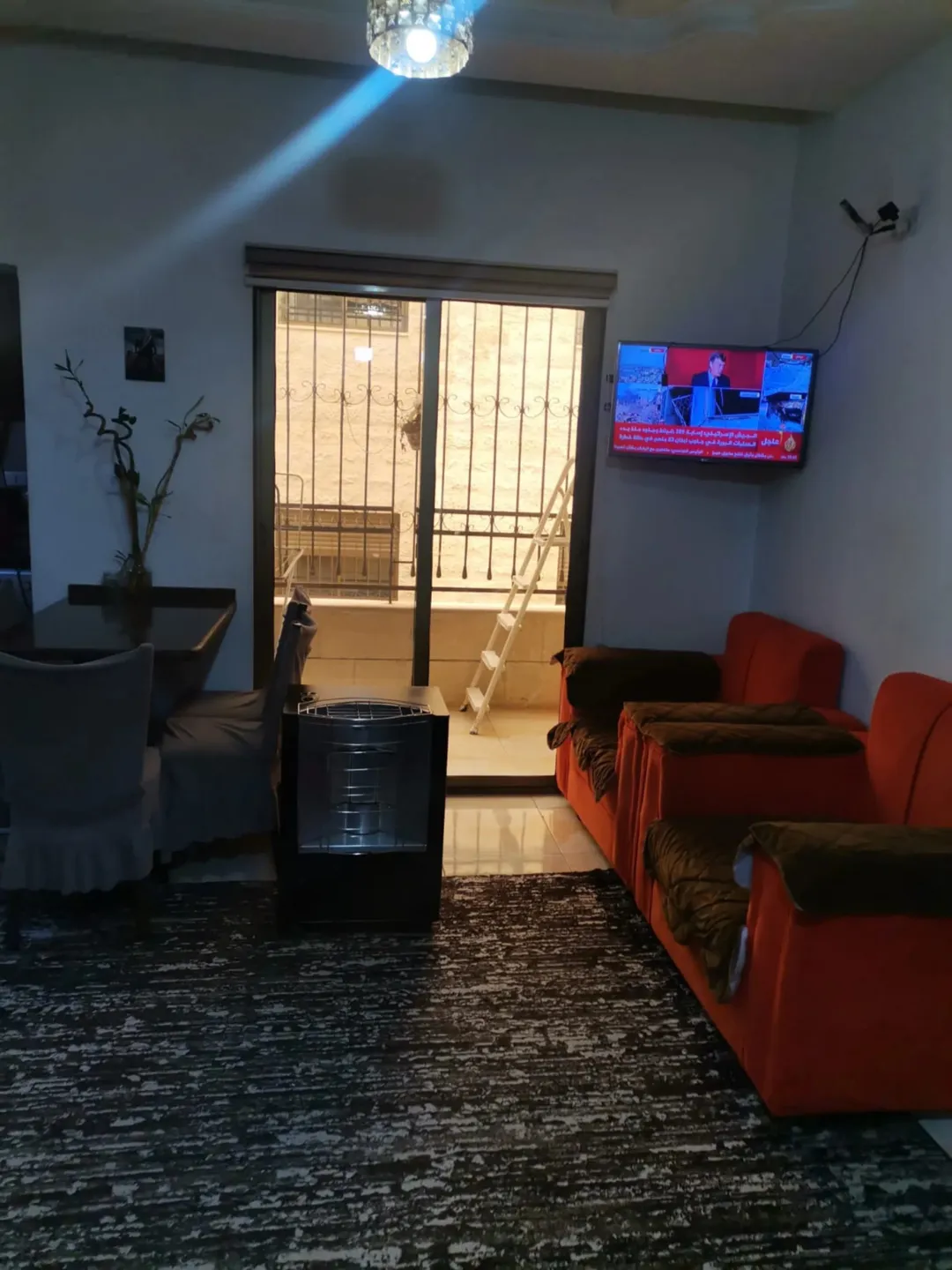 شقه حديثه في ارقى مناطق الزهور بسعر مغري للبيع