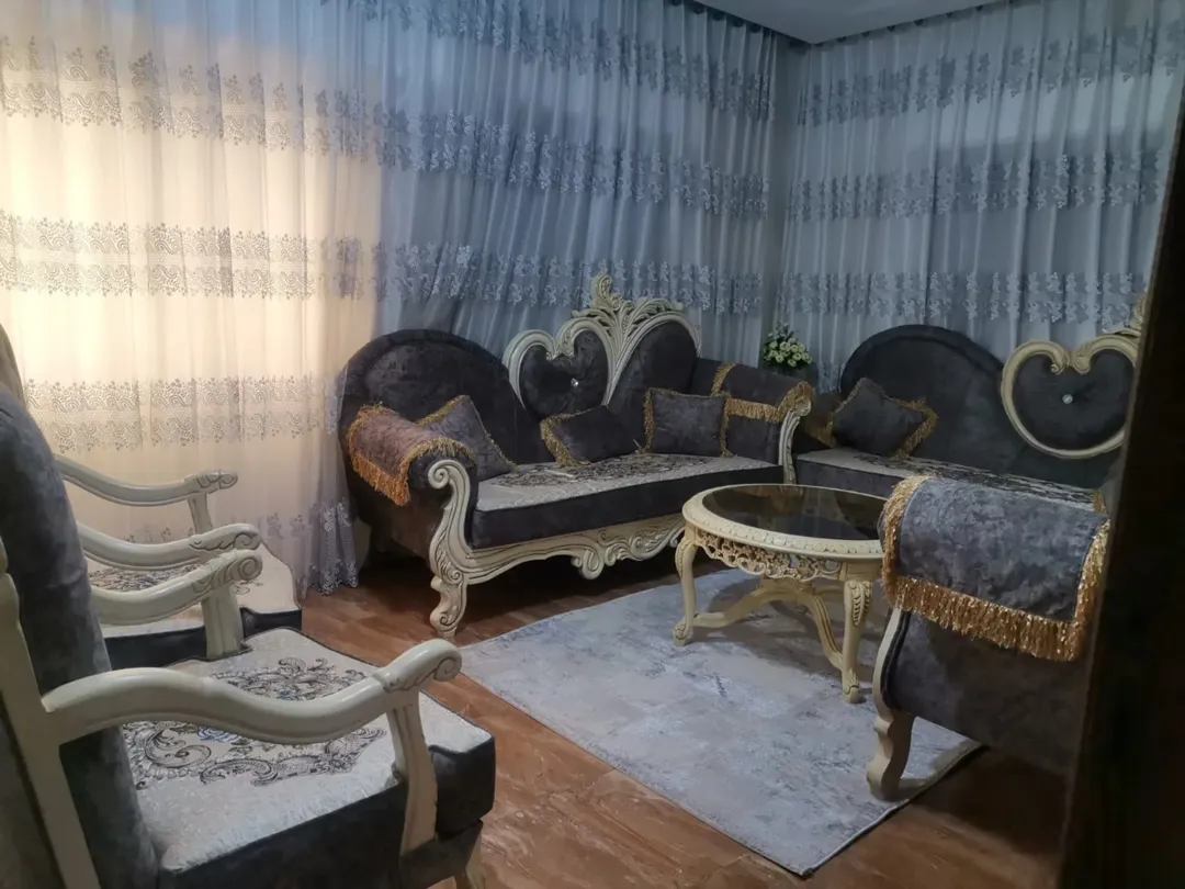 شقه حديثه في ارقى مناطق الزهور بسعر مغري للبيع