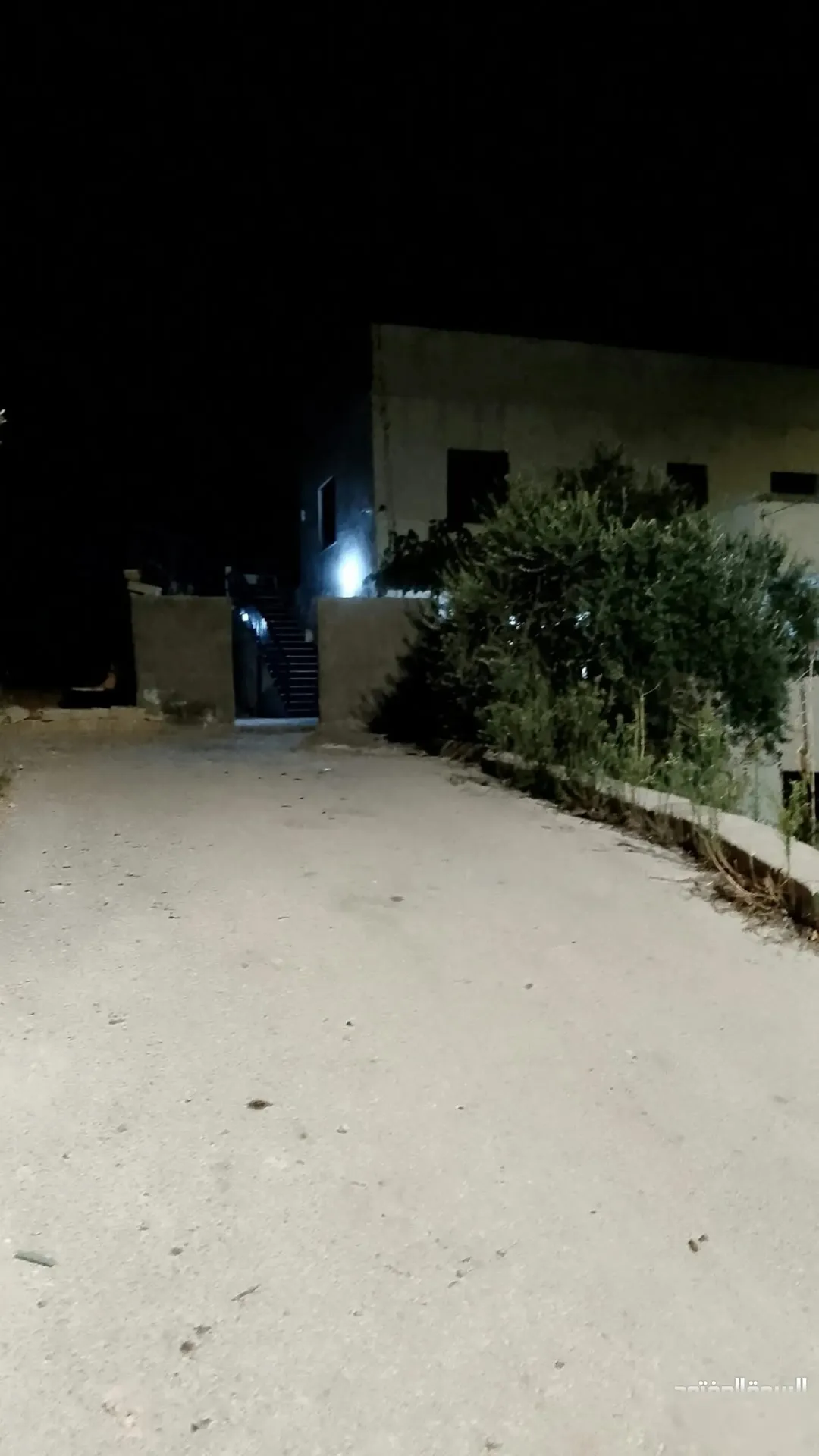 بيت طابقين للبيع – 6 غرف نوم، 350 م²، 90,000 دينار (إعلان 991175)