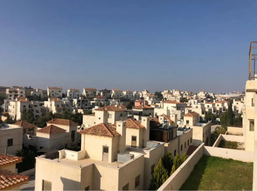 فيلا فاخرة في مجمع جرين لاند ناعور
