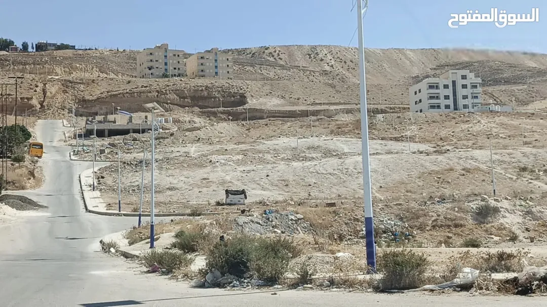 عمارات للبيع في أبو نصير بالقرب من شارع الأردن – 20 شقة سكنية