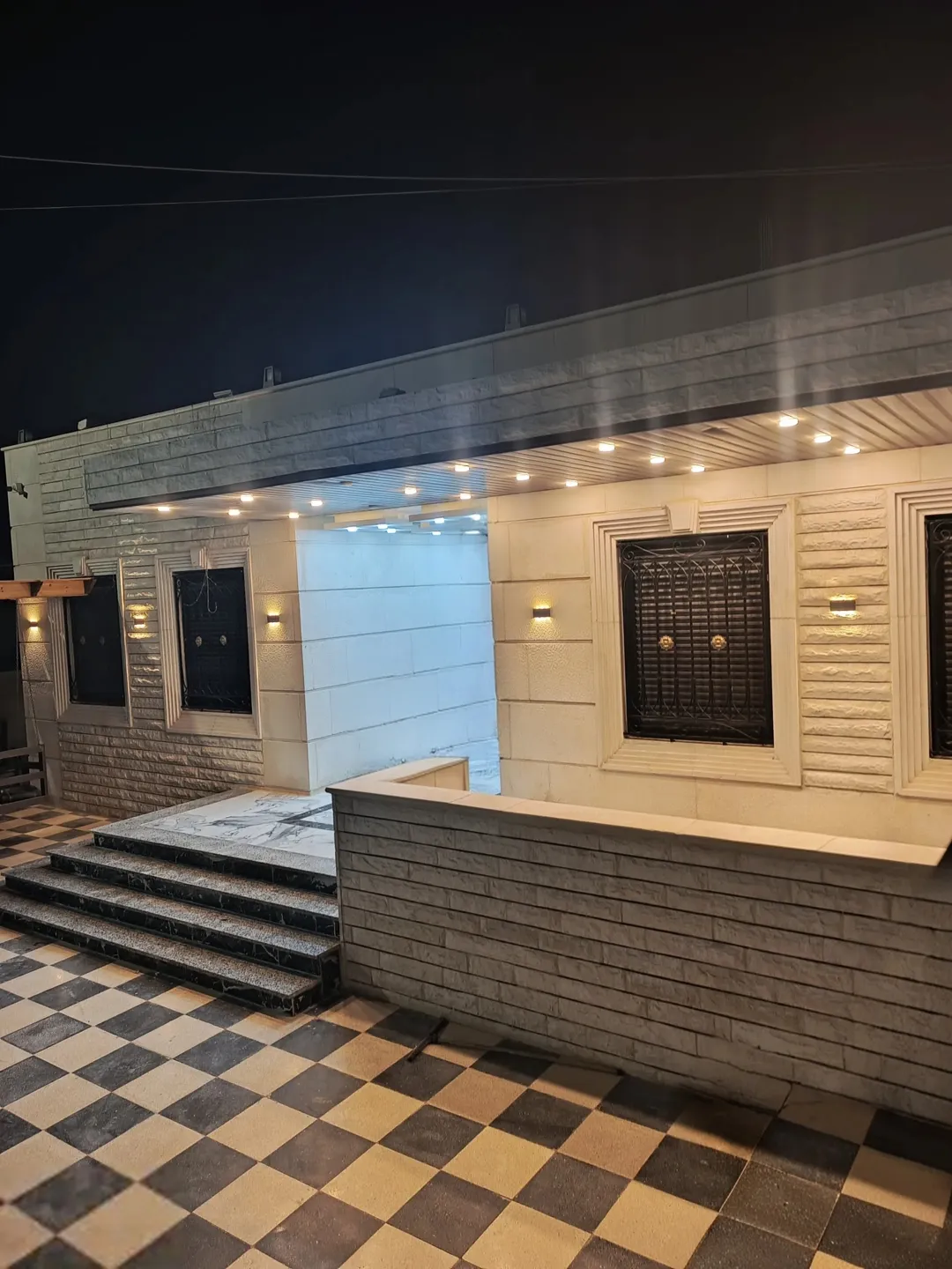 فيلا فاخرة للبيع في العبدلية – عمان