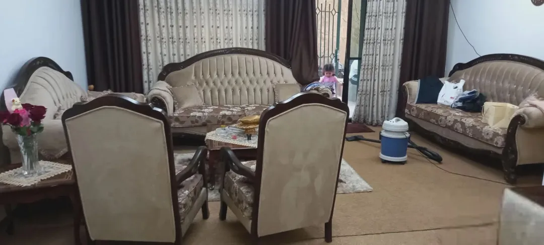 شقة مميزة للبيع في أفخم مناطق عبدون خلف السفارة السعودية