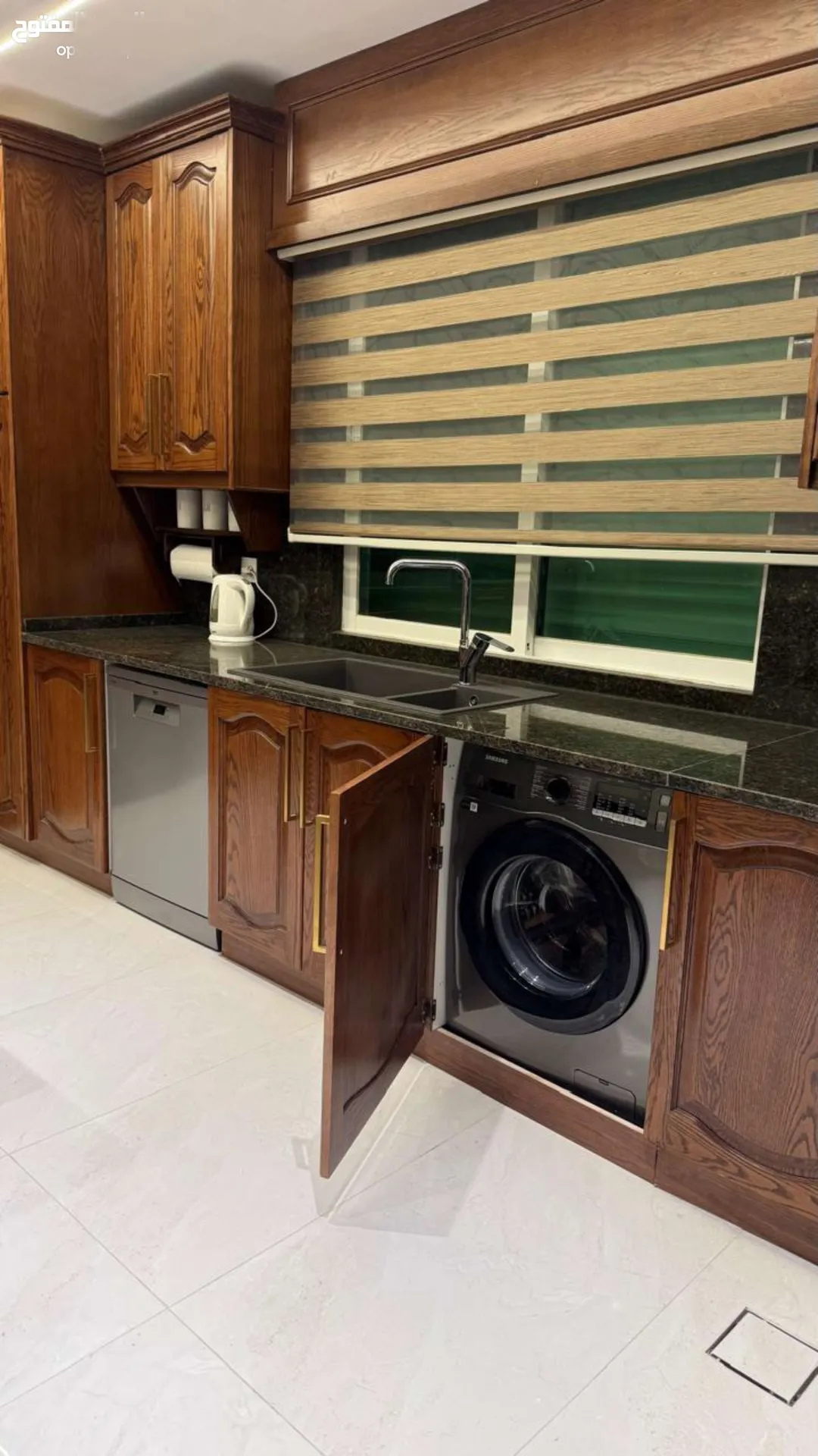 943f0911c2_00_cleaned شقة دور أرضي معلق فاخرة مساحة 400 متر مربع مفروشة بالكامل للإيجار السنوي في منطقة الكرسي بتشطيب نهائي جديد