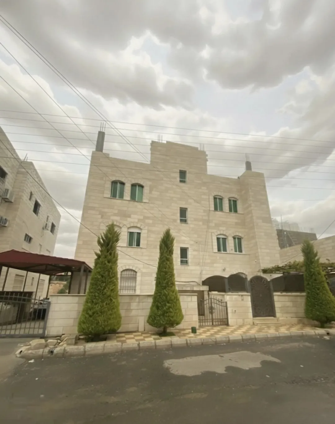 عمارة سكنية مميزة للبيع في شفا بدران