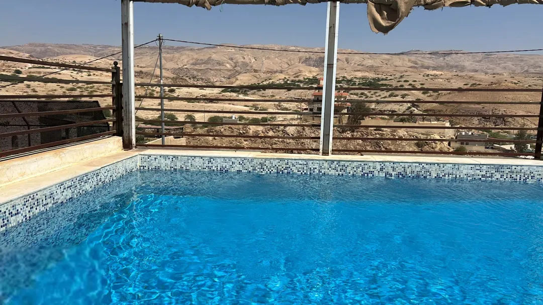 شاليه ساحر بإطلالة خلابة في منطقة البحر الميت