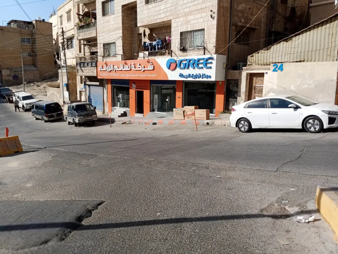 عمارة تجارية سكنية مميزة في حي الأمير عبدالله