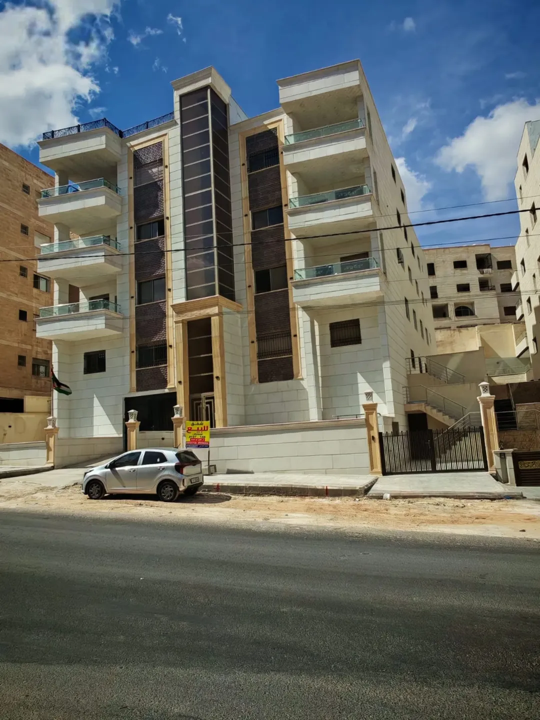شقة فاخرة للبيع في طبربور – شارع كنتاكي