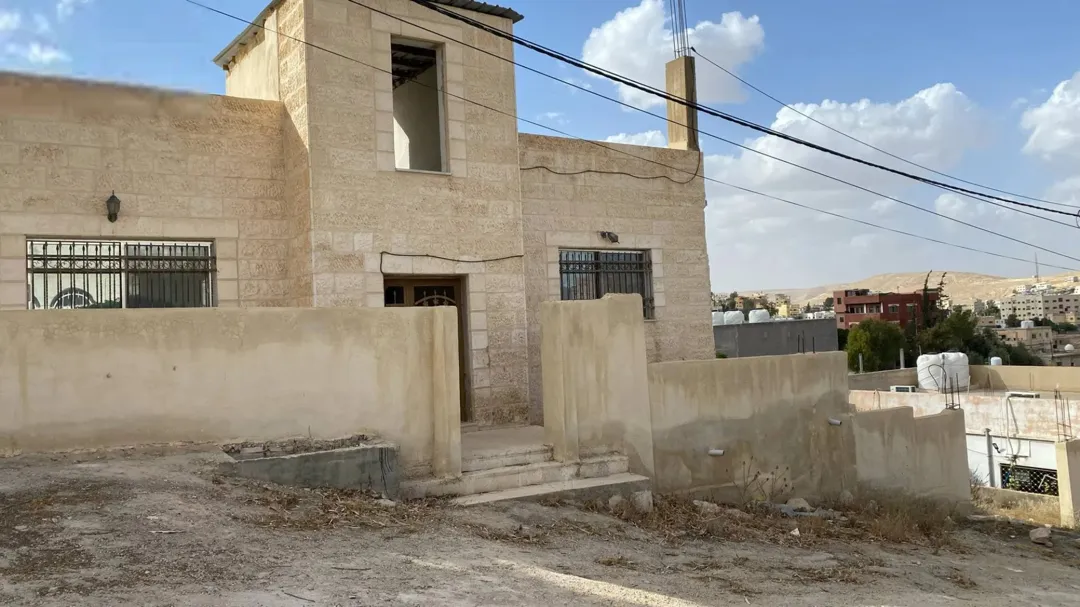 منزل مستقل للبيع في الزرقاء – منطقة أبو الزيغان