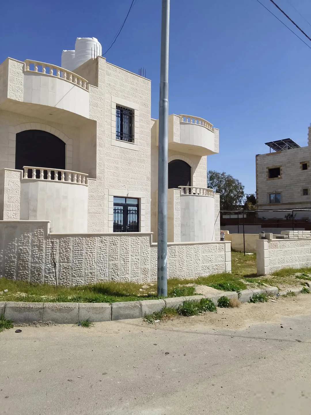 بيت مستقل للبيع في منطقة البيضاء – عمان