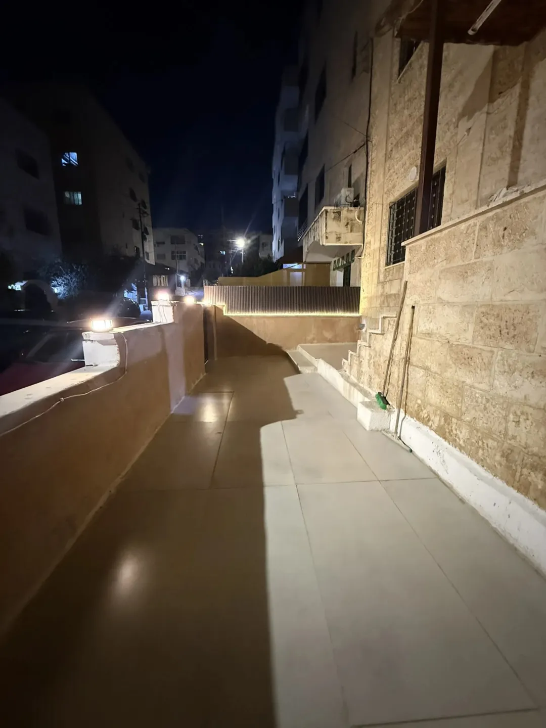 شقة للبيع طابق ارضي