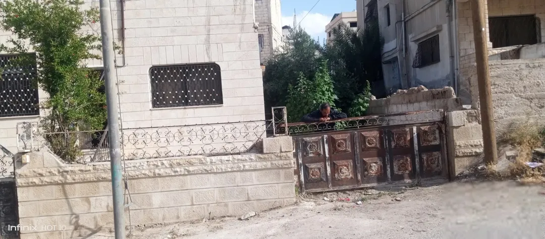بيت مستقل واجهه حجر