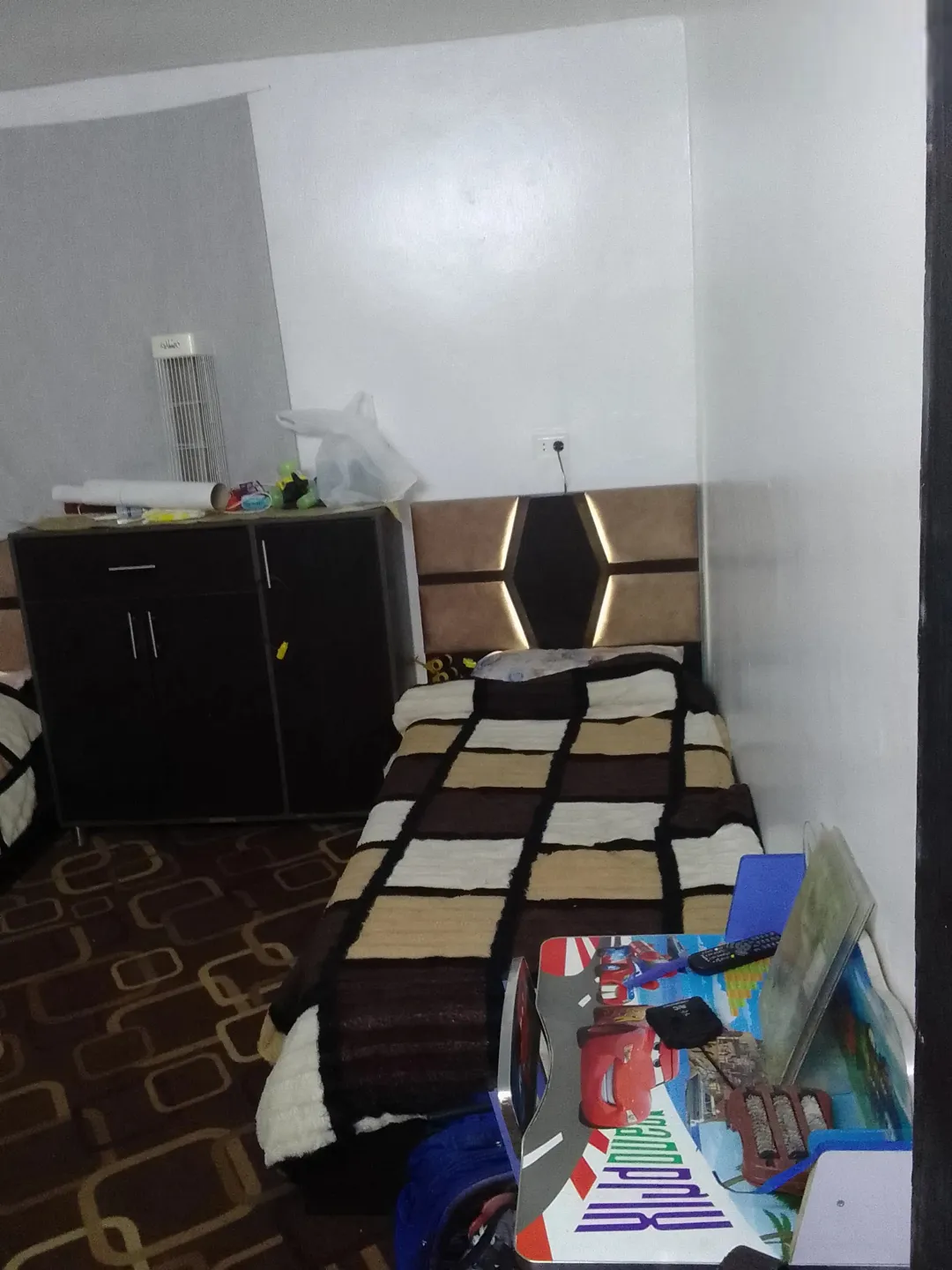 بيت مستقل ساحر للبيع في قلب اسكان الهاشمي خلف مدرسة