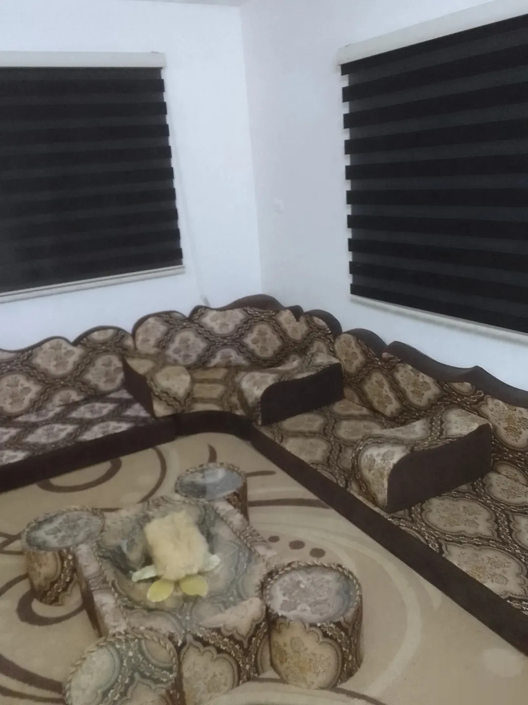 بيت مستقل ساحر للبيع في قلب اسكان الهاشمي خلف مدرسة