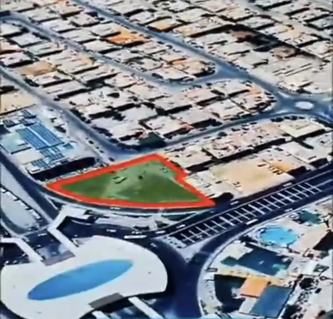 ارض تجارية باكثر مواقع طبربور حيوية للبيع تصلح للعديد من المشاريع الكبيرة واجهه عالشارع مباشرة