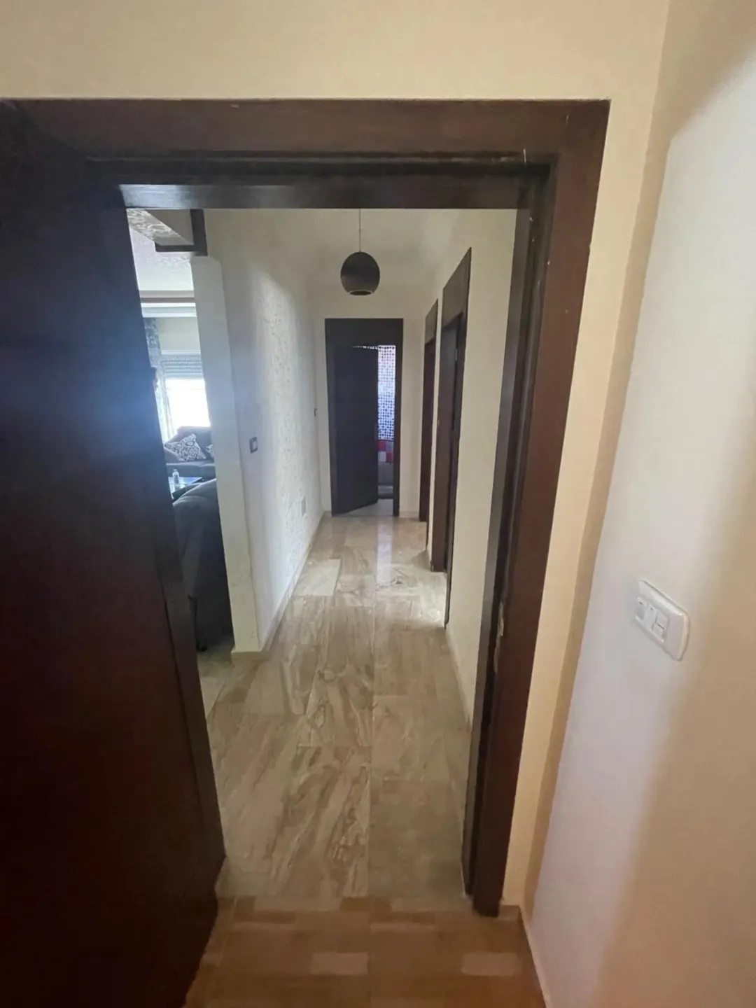 شقة فاخرة للبيع في أم السماق الجنوبي – طريق المطار