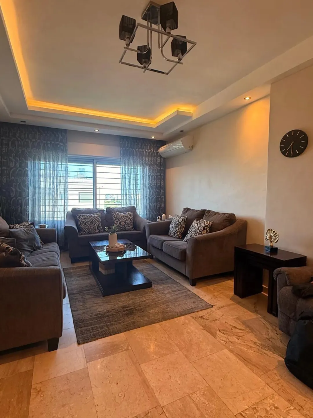 شقة فاخرة للبيع في أم السماق الجنوبي – طريق المطار