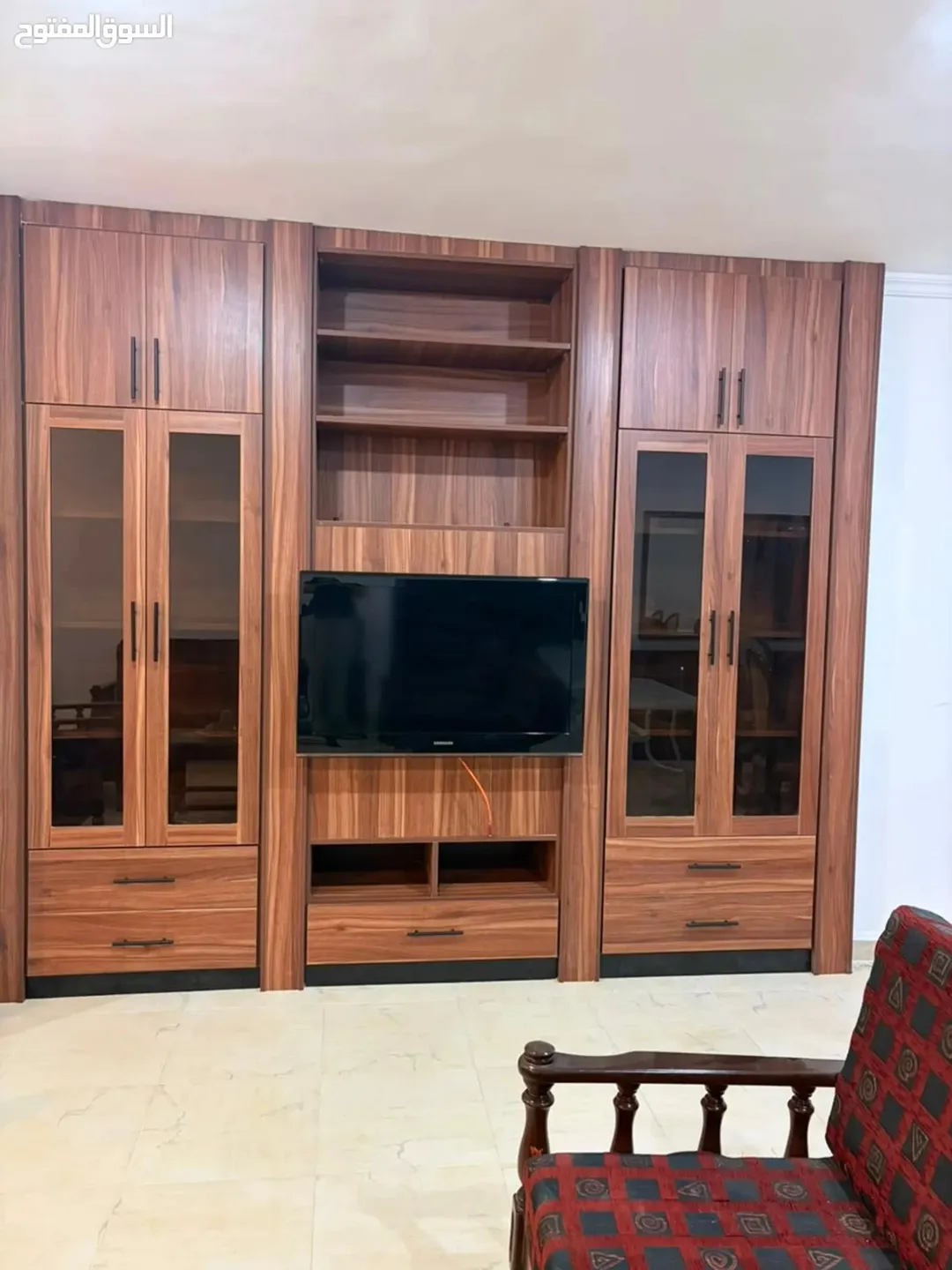 شقة مفروشة فاخرة للايجار في الجبيهة، عمان – 140 م² طابق شبه أرضي