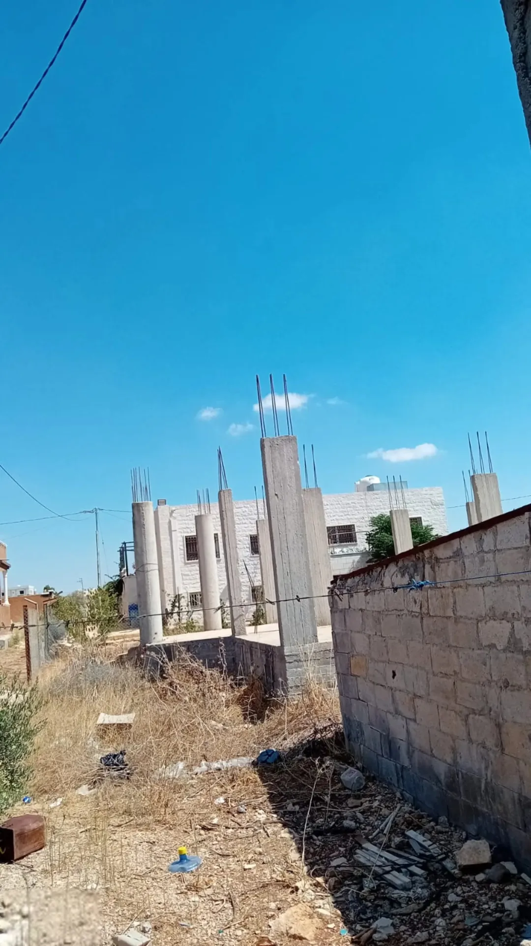 قطعة أرض للبيع دفعة واحدة أو على أقساط