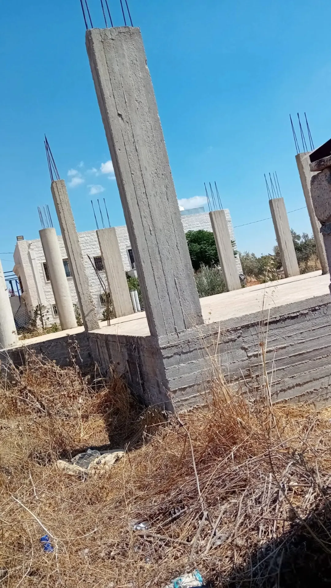 قطعة أرض للبيع دفعة واحدة أو على أقساط