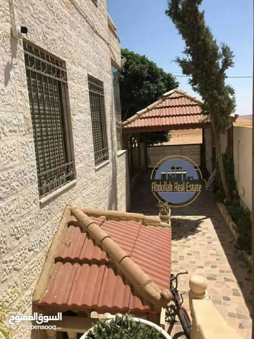 منزل 3 طوابق للبيع في الزيتونة – طريق المطار