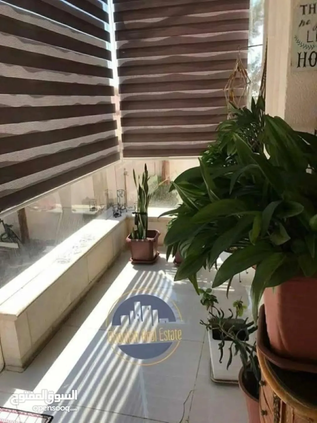 منزل 3 طوابق للبيع في الزيتونة – طريق المطار