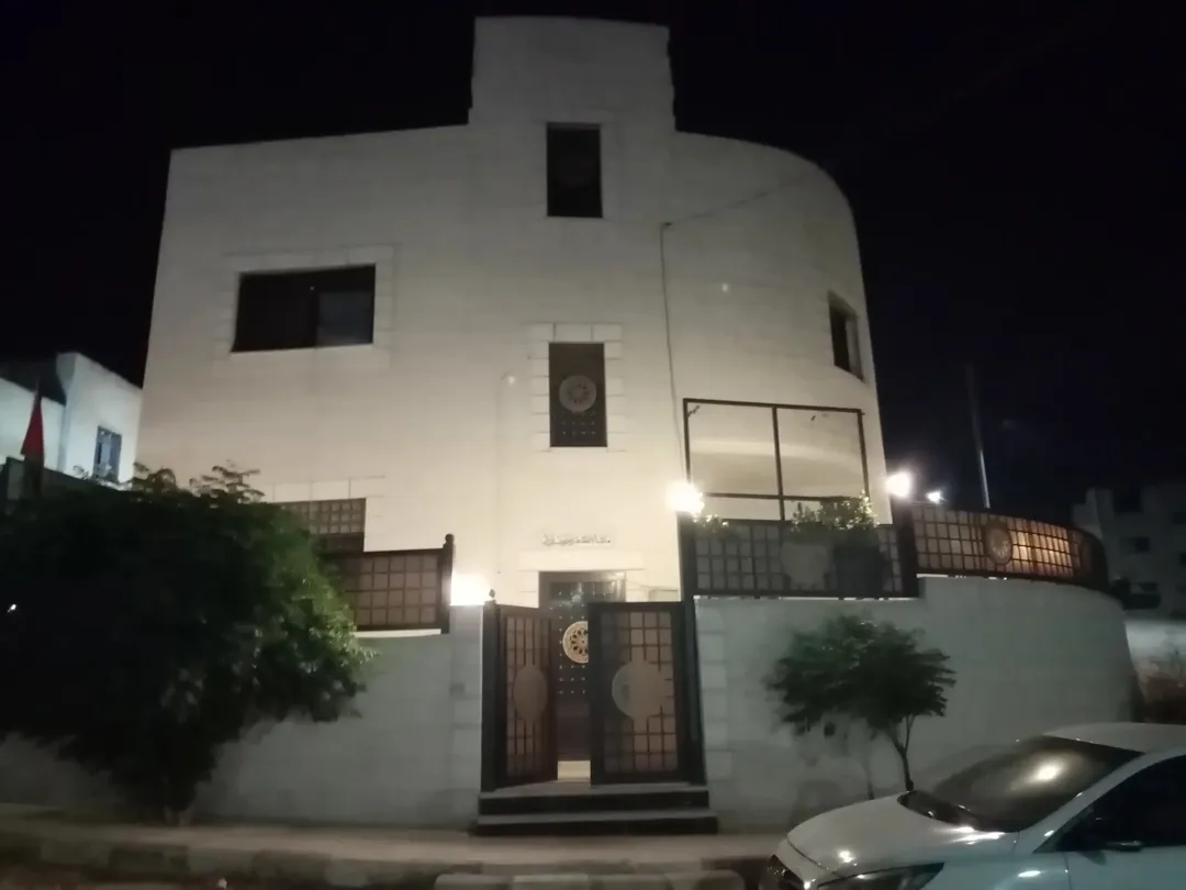 بيت مستقل طابقين