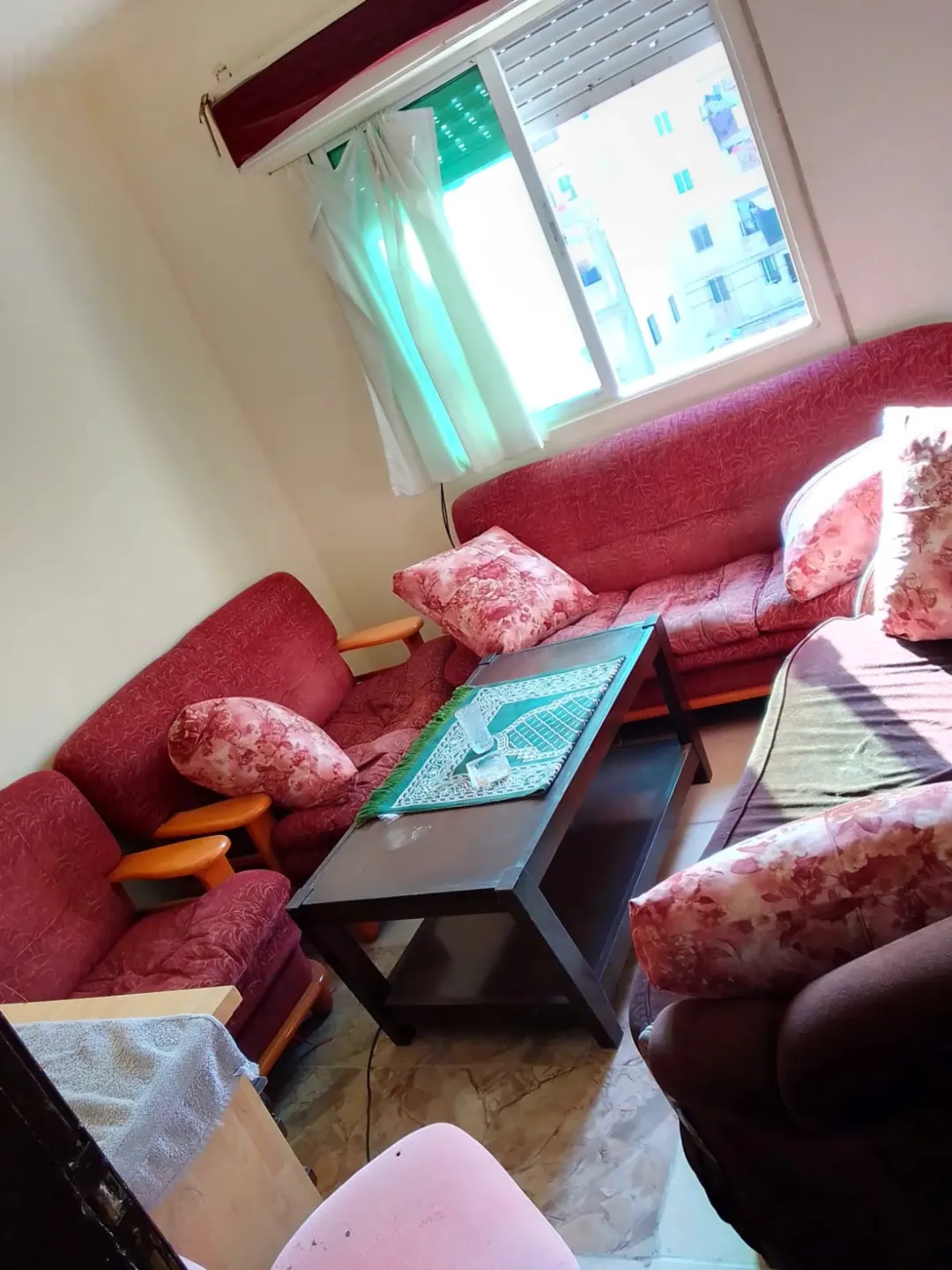 شقة فاخرة للبيع في قلب الحي الجنوبي مباشرةً