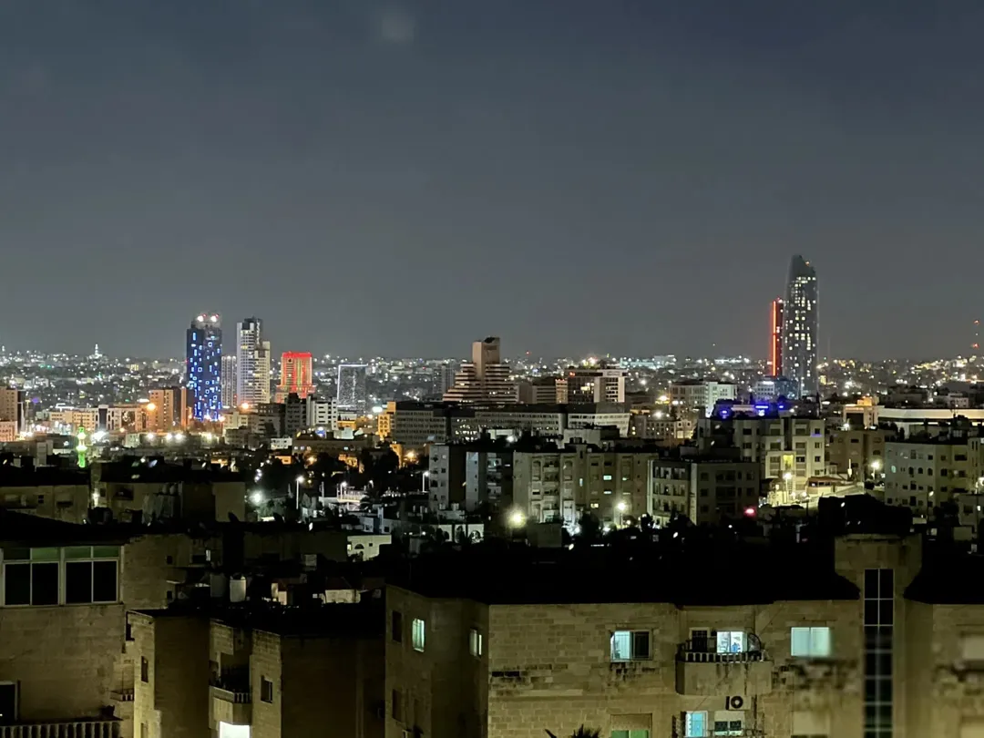 شقة أرضية فاخرة للبيع في الجبيهة بمساحة 244 متر مربع