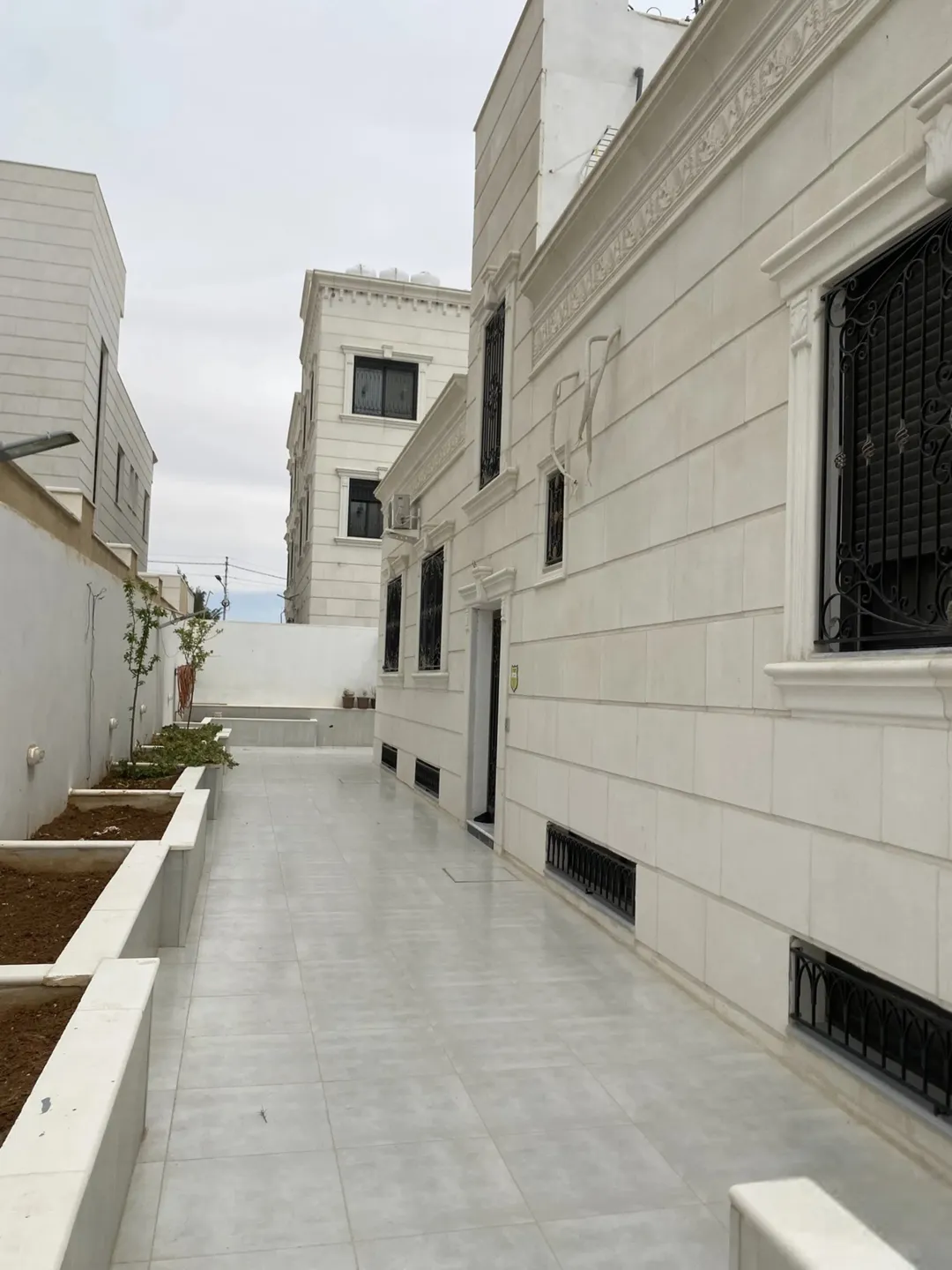 منزل فاخر للبيع في اليادودة – عمان