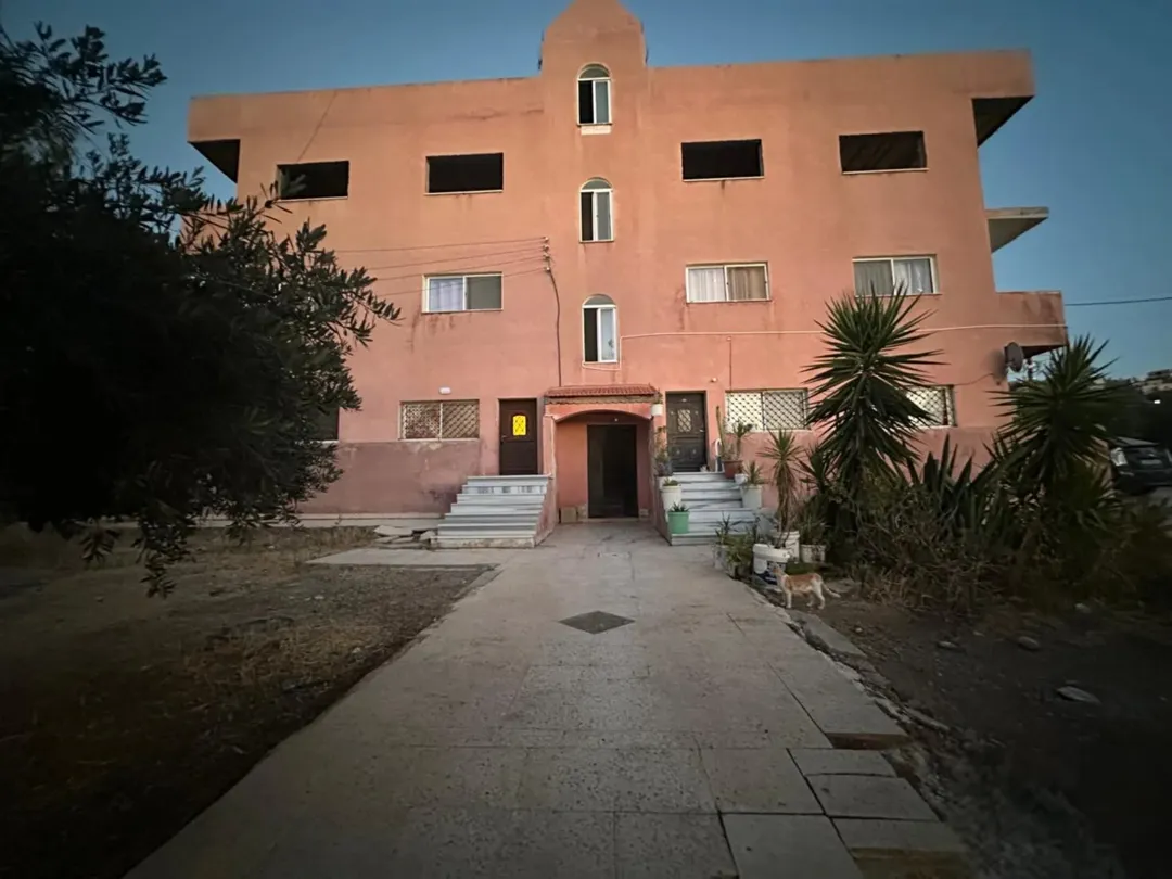 بناية سكنية مميزة للبيع في أبو نصير – عمان