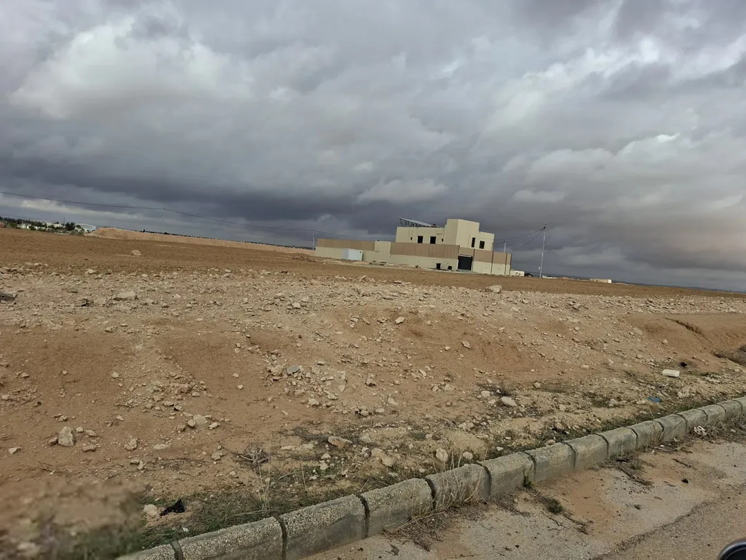 شقة في الجيزة – السكة الشمالي 503م داخل التنظيم – خدمات متكاملة
