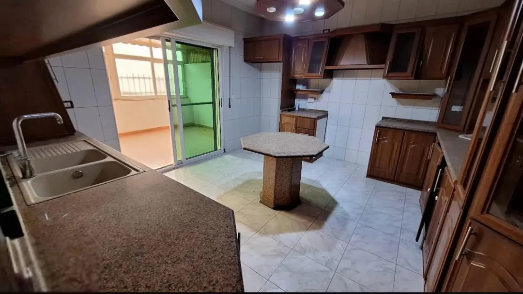 شقة مميزة في طبربور – الدور الثاني مع تراسين