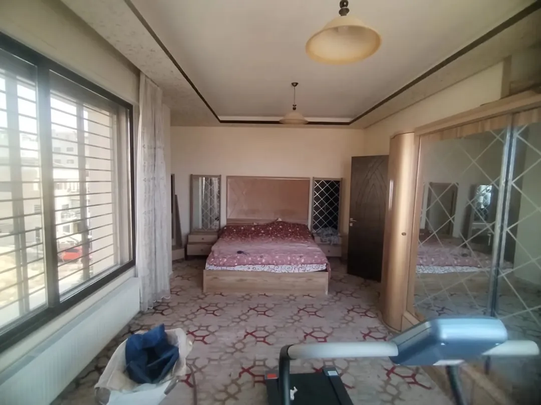 شقة طابقية مفروشة مميزة منطقة اسكان المهندسين ربوة عبدون للايجار بإطلالات بانورامية