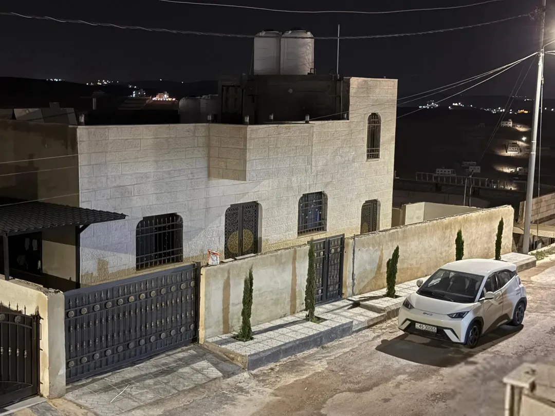 منزل طابقين مميز للبيع في منطقة جريبا