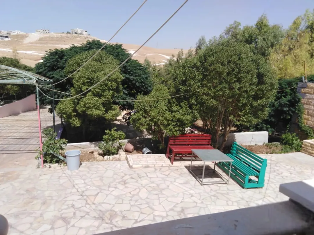 شاليه متكامل للبيع أو للبدل في جريبا – الزرقاء