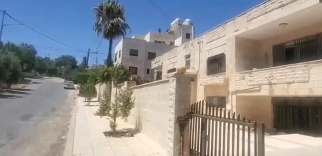 منزل مستقل للبيع في منطقة الكمالية بالقرب من مدرسة الكمالية الثانوية