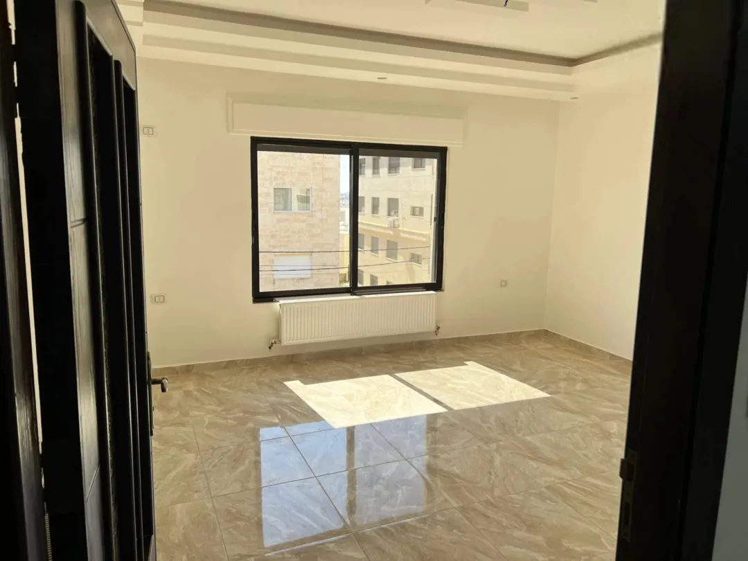 شقة فاخرة للبيع في ناعور طريق البحر الميت