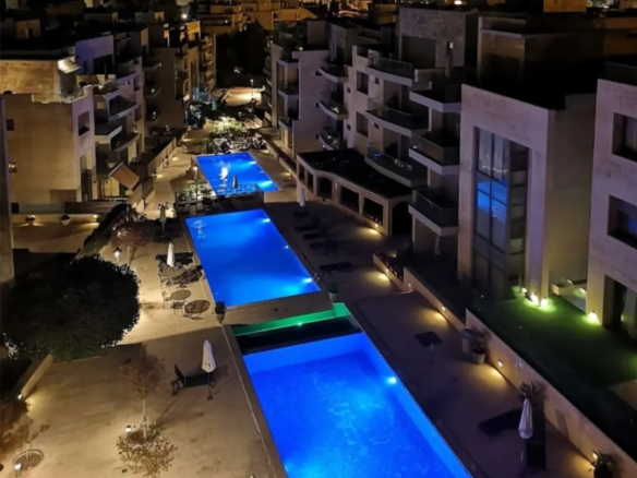 شقة فاخرة من نوع VIP ضمن كمباوند شلالات عبدون مجمع عصام الخطيب – عمان الاردن | ID 610196