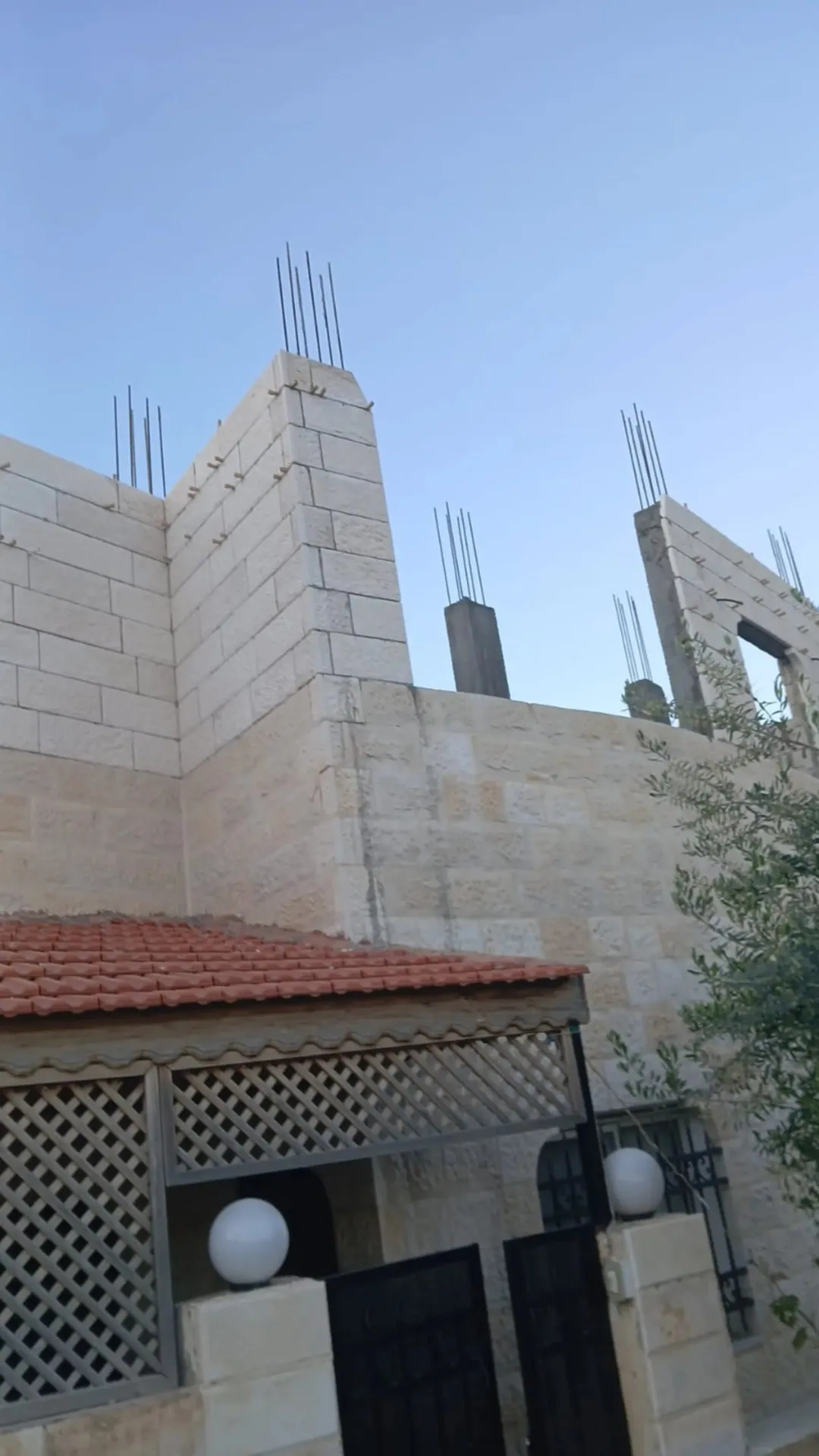 بيت للبيع….