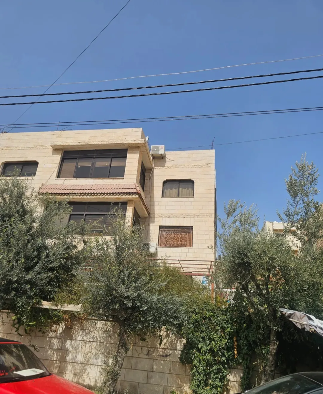 فرصة استثمارية في طبربور منطقة الخزنة قطعة أرض مميزة بسعر اللقطة (بناء قديم مجاني) للراغبين