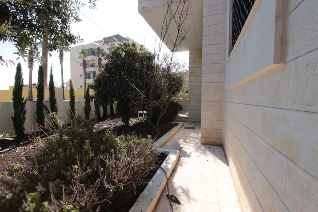أرض سكنية مميزة للبيع في الجبيهة قرب جسر الجامعة