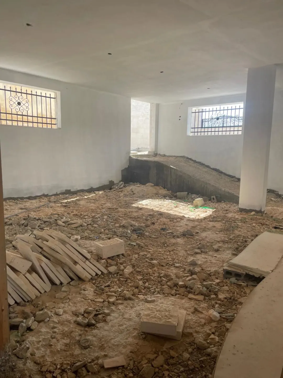 فيلا للبيع في مادبا – حي المهندسين قيد الإنشاء
