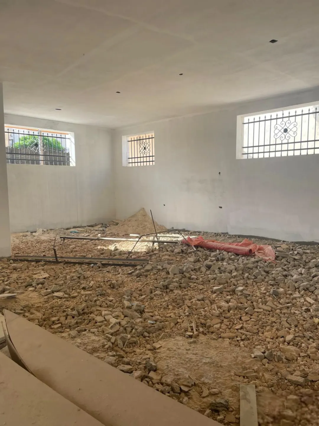 فيلا للبيع في مادبا – حي المهندسين قيد الإنشاء