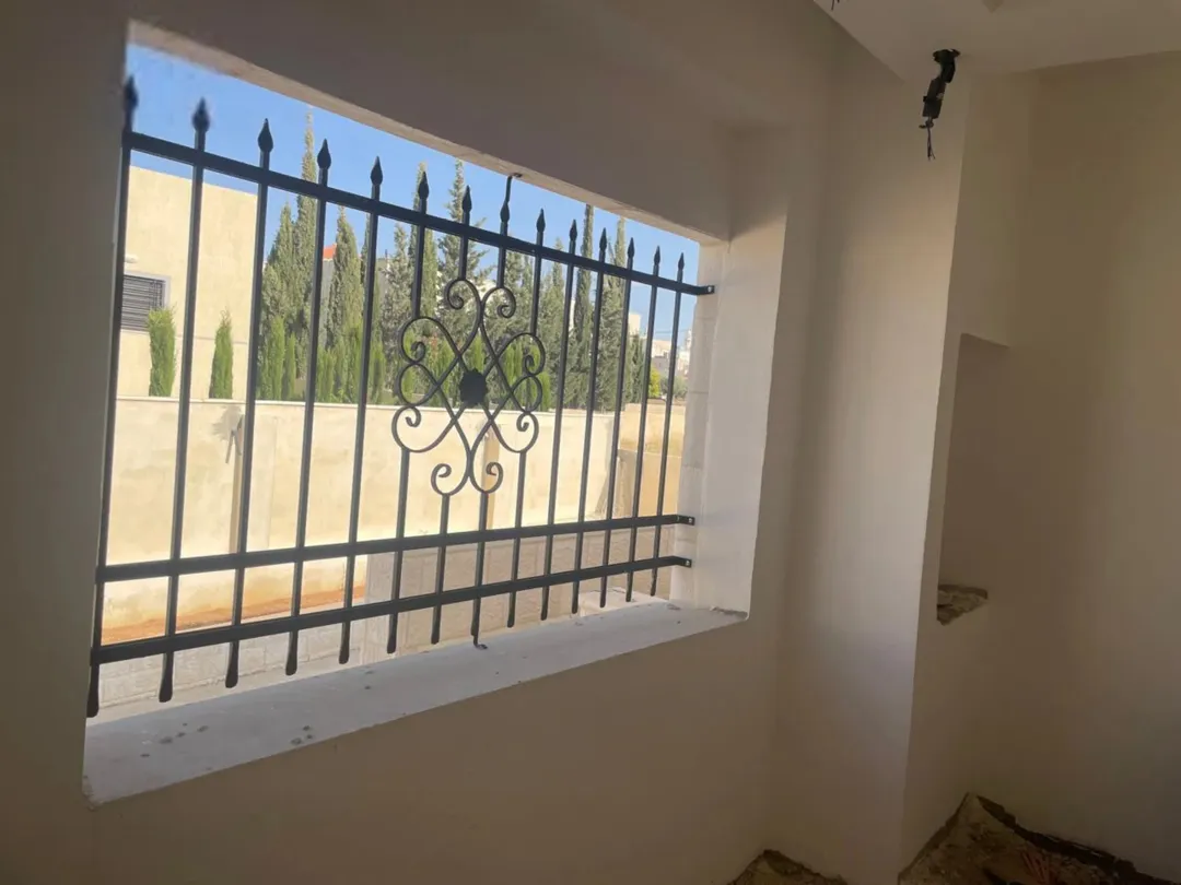 فيلا للبيع في مادبا – حي المهندسين قيد الإنشاء