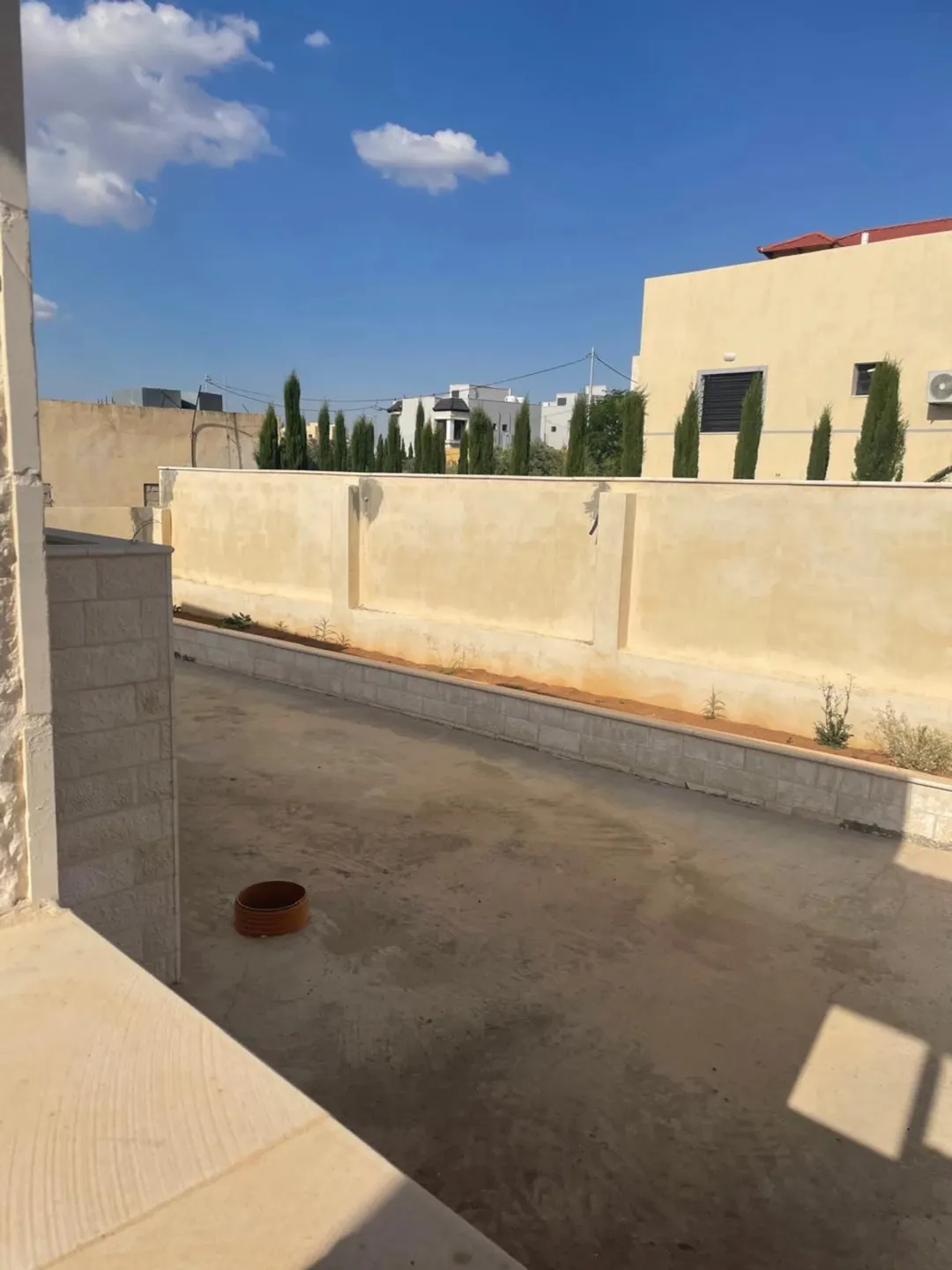 فيلا للبيع في مادبا – حي المهندسين قيد الإنشاء