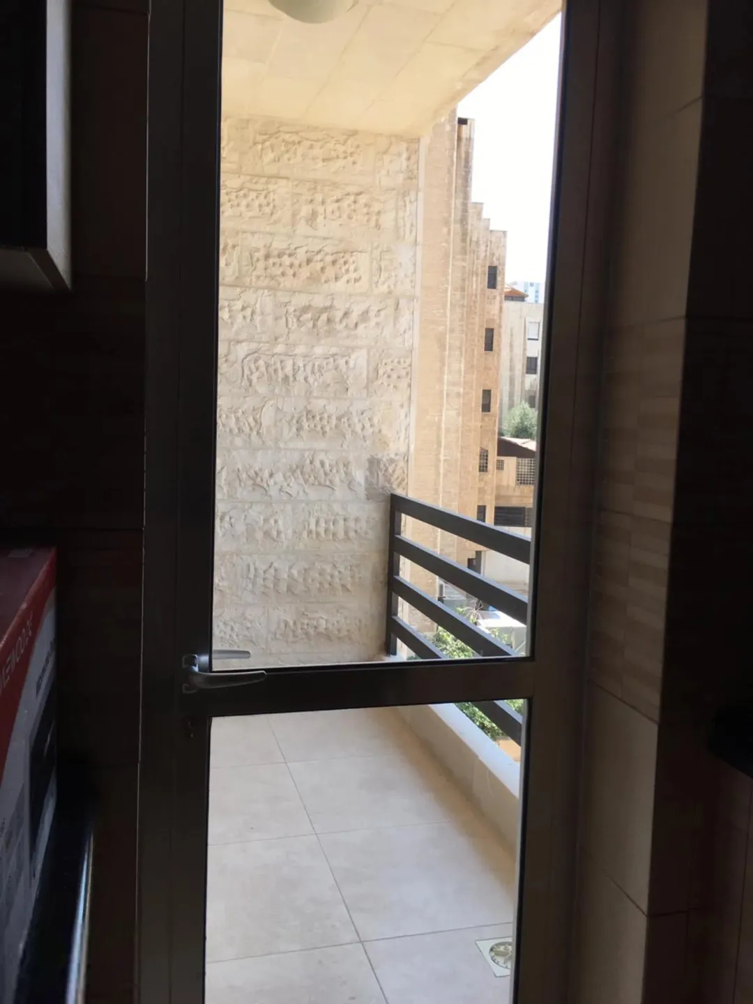 شقة مفروشة للإيجار السنوي بالقرب من الدوار الخامس وفندق الريتز كارلتون