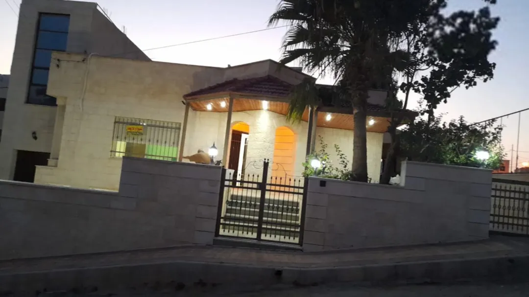 فيلا ديلوكس فاخرة للبيع في وادي الكبرا – موقع مرتفع ومساحة واسعة