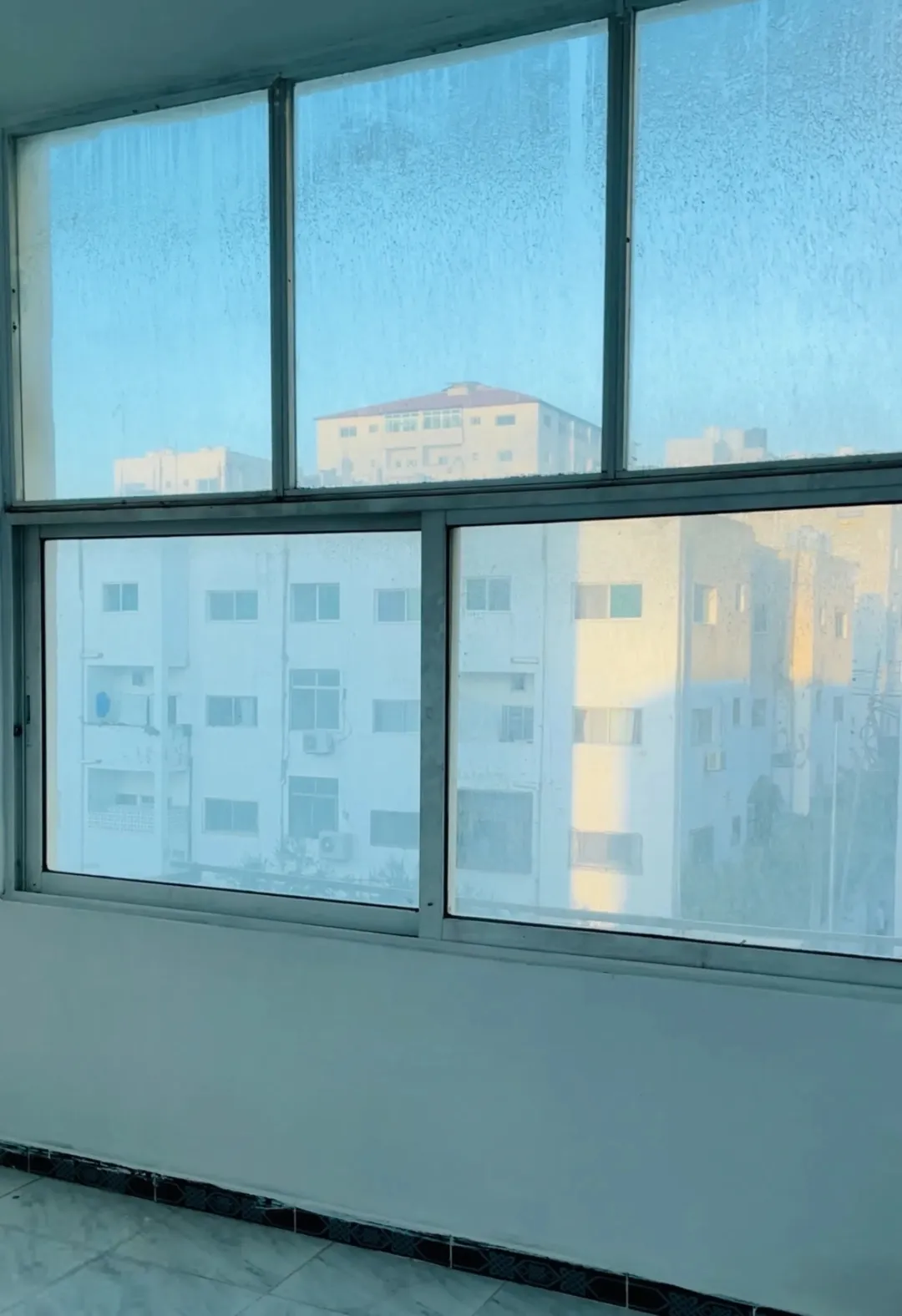 شقة استثمارية مميزة بالقرب من جامعة اليرموك وشارع الجامعة