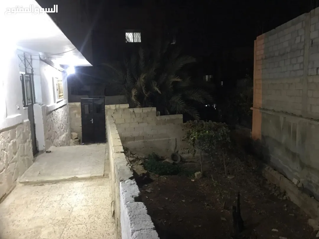 منزل مستقل طابقين للبيع في الزرقاء – جبل الأمير حسن